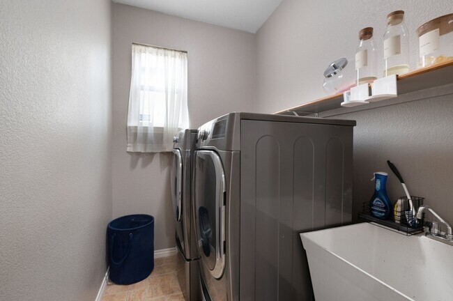 Building Photo - 1411 Fieldwood Court