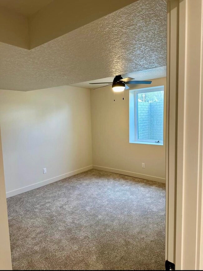 Building Photo - 107 W Park Ave