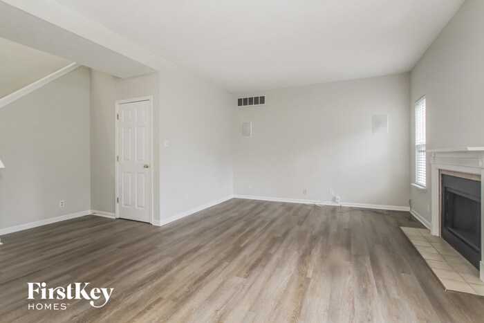 Building Photo - 3639 Homestead Cir E
