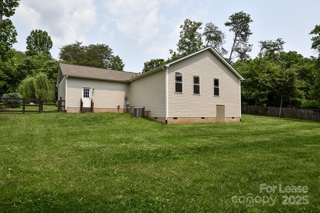 Building Photo - 6835 Ingleside Dr