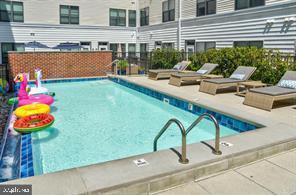 Building Photo - 401 Race St