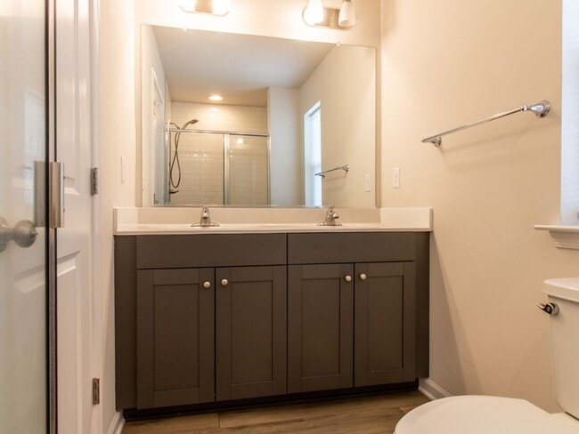 Building Photo - YEAR-ROUND RENTAL- UNFURNISHED - SINGLE FAMILY - GEORGETWON