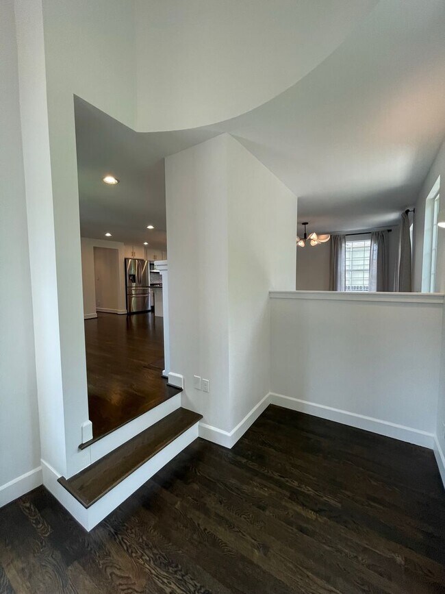 Building Photo - 4Bd/2.5Ba Seattle House