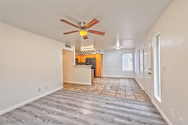 Building Photo - 3058 Tarpon Dr