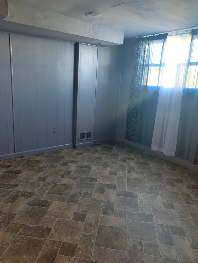 Building Photo - 62 Oakmont Dr
