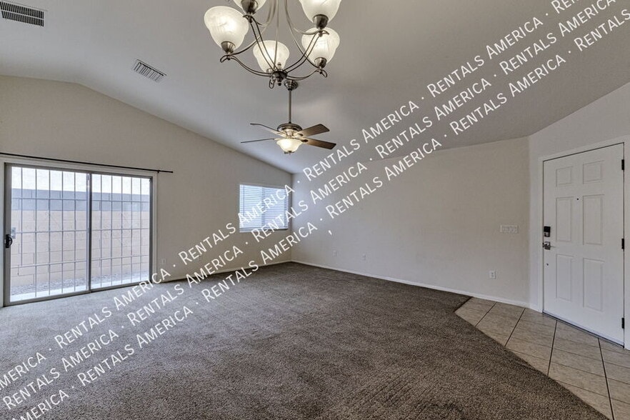 Building Photo - 6615 E Splendid Ln