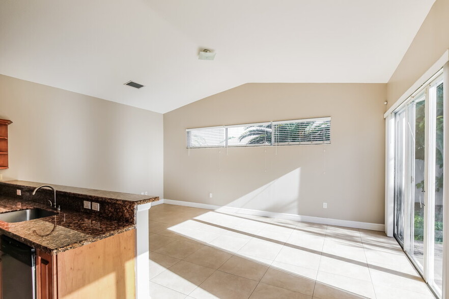 Building Photo - 15618 SW 112th Dr
