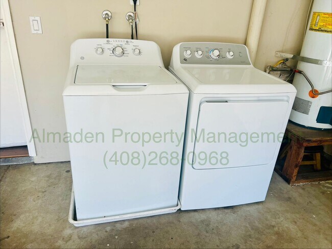 Building Photo - Remodeled Almaden Townhome next to Foothills!! Great Schools & Central A/C!!