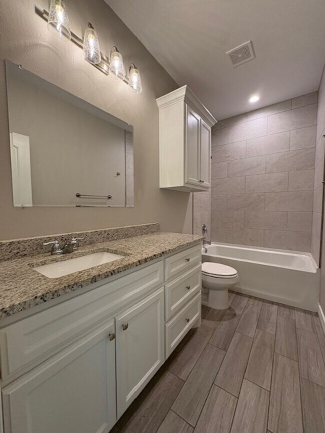 Building Photo - DCR602