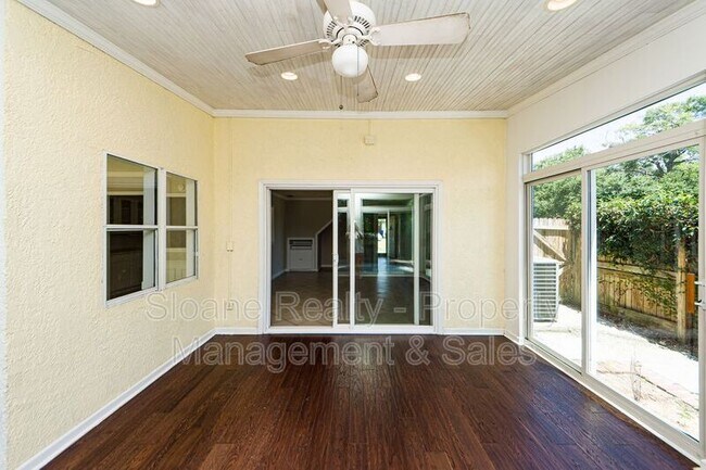 Building Photo - 11 Poets Corner