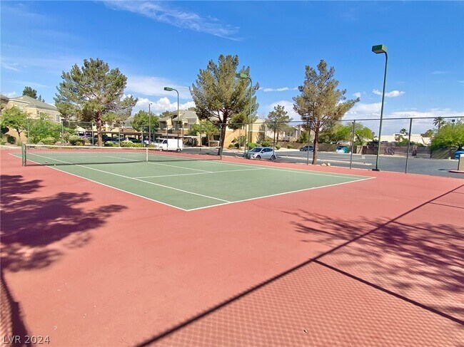 Building Photo - 8070 W Russell Rd