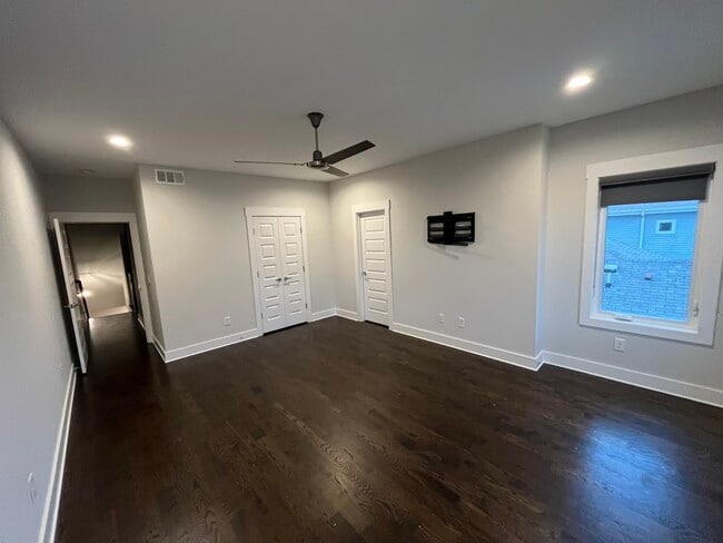 Building Photo - 413 35th Ave N