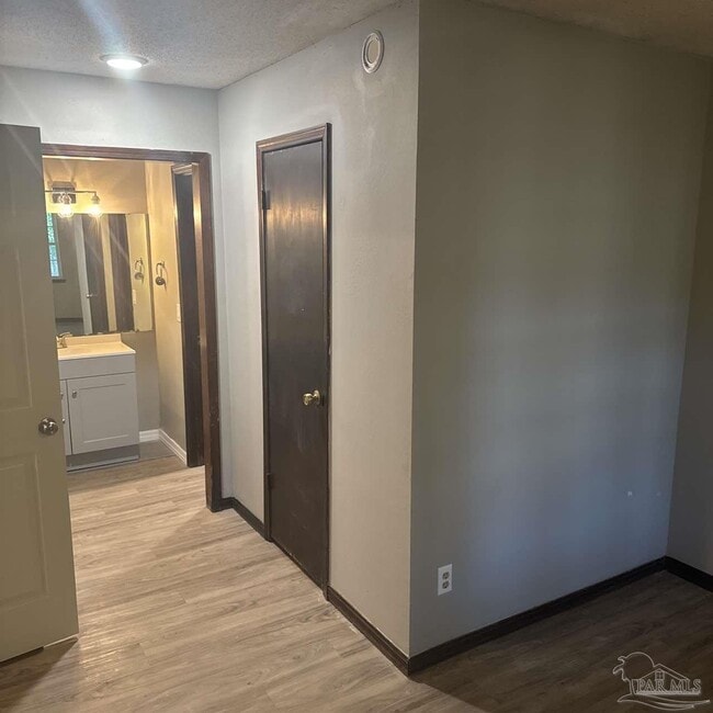 Building Photo - 455 Stara Cir