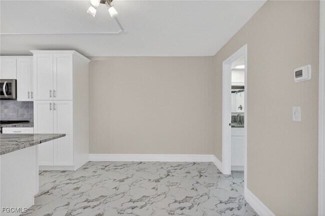 Building Photo - 12350 Woodrose Ct