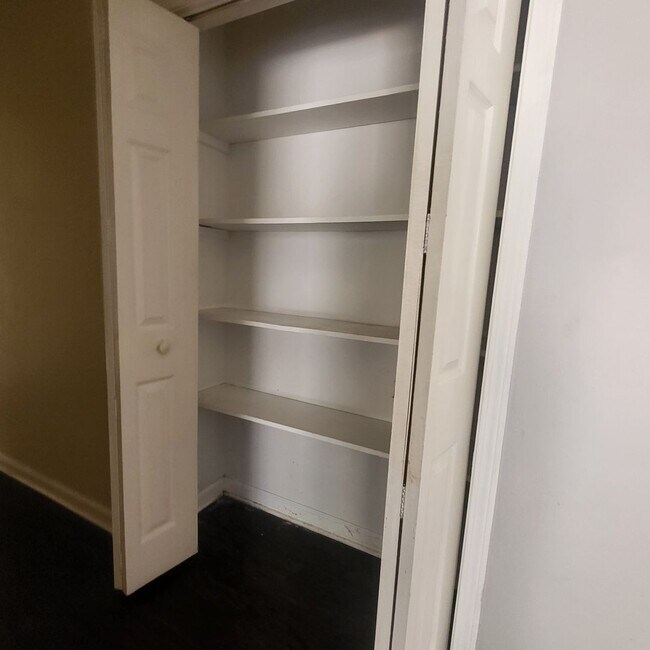 Building Photo - 639 Ed Beckham Rd