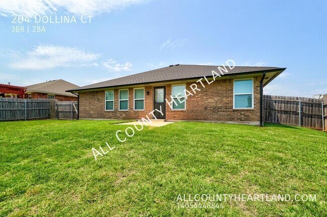 Building Photo - 204 Dollina Ct
