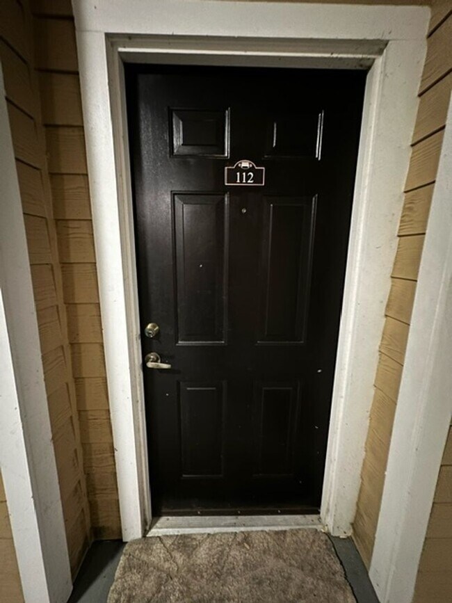 Building Photo - RESORT STYLE LIVING at the Barrington Park Condos!- Beautifully update 2/2 on Ground Floor!