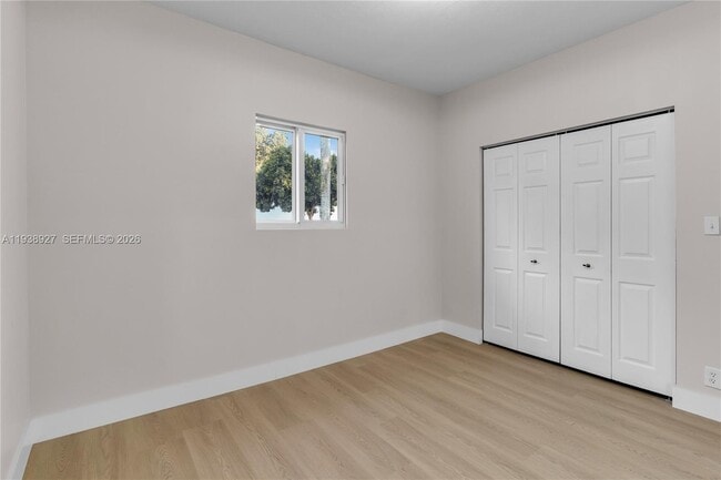 Building Photo - 559 NW 2nd St