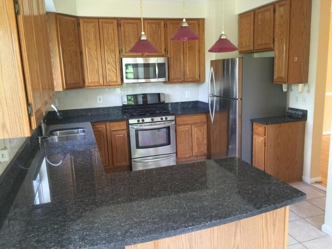 Building Photo - 2531 James Maury Dr