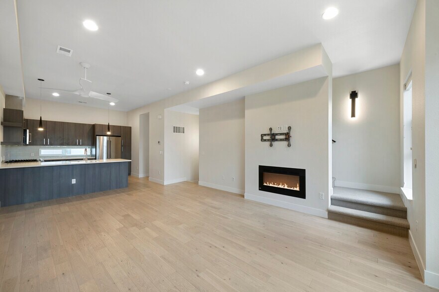 Building Photo - 3048 Wilson Ct