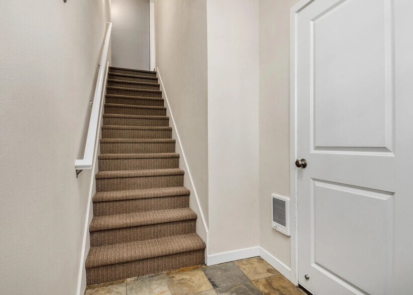 Building Photo - 4132 S Corbett Ave