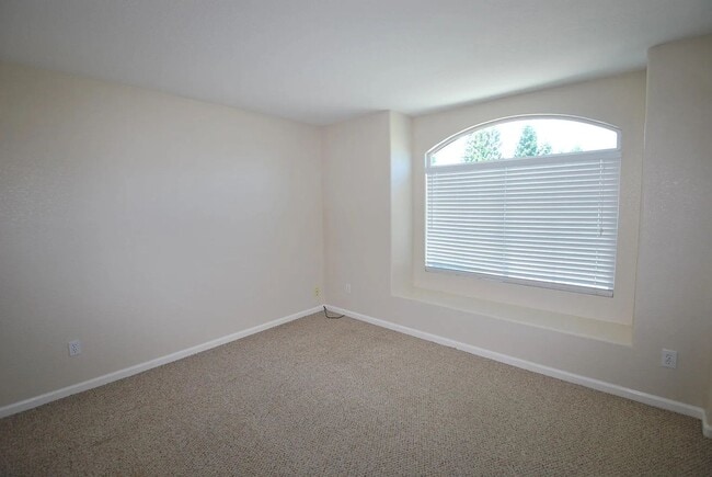 Building Photo - Great home in Elk Grove!