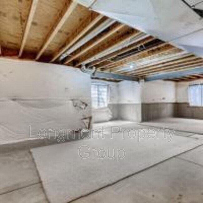 Building Photo - 713 Pendleton Ave