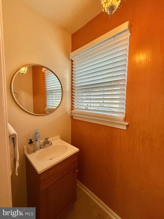 Building Photo - 5500 Woodlawn Manor Ct