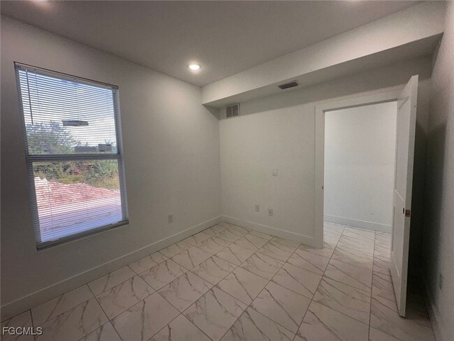 Building Photo - 165 Pennfield St