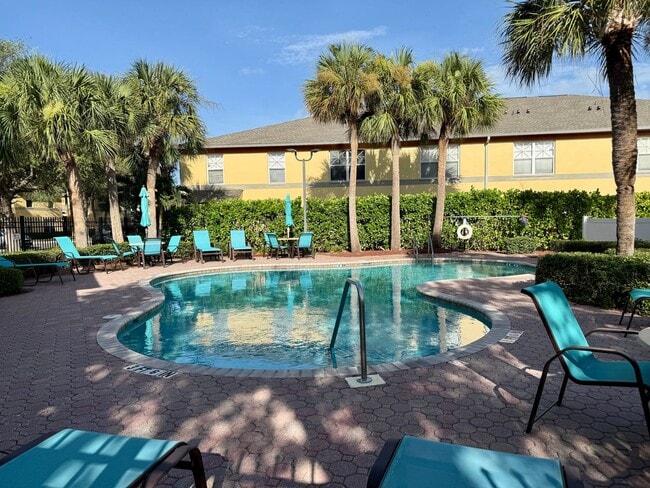 Building Photo - Coquina Key Townhomes Gated community 3/2.5
