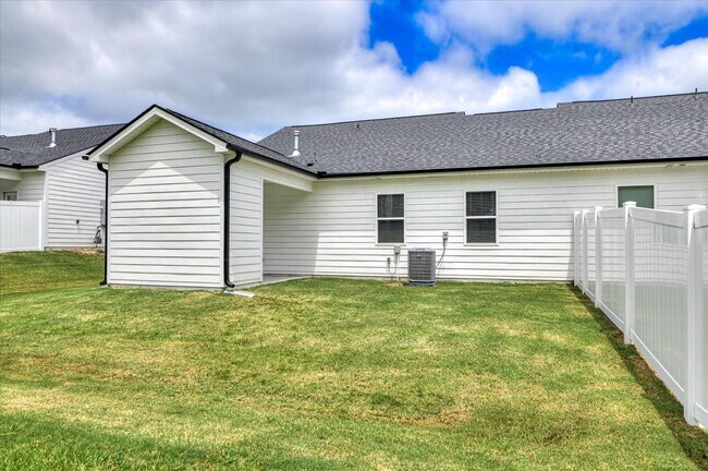 Building Photo - 842 Feldspar