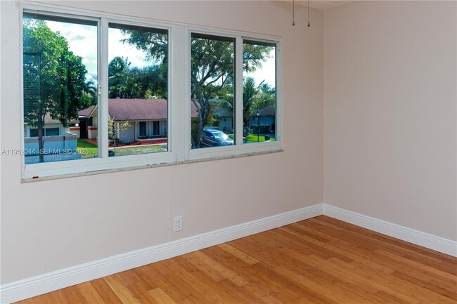 Building Photo - 8320 SW 39th Ct