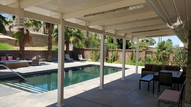 Building Photo - 71567 Mirage Rd