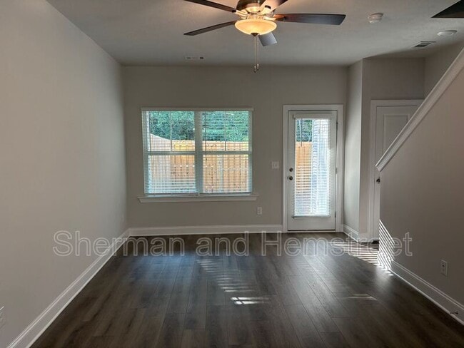 Building Photo - 655 Caroline Ct