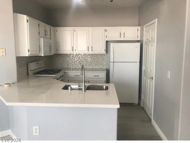 Building Photo - 8555 W Russell Rd