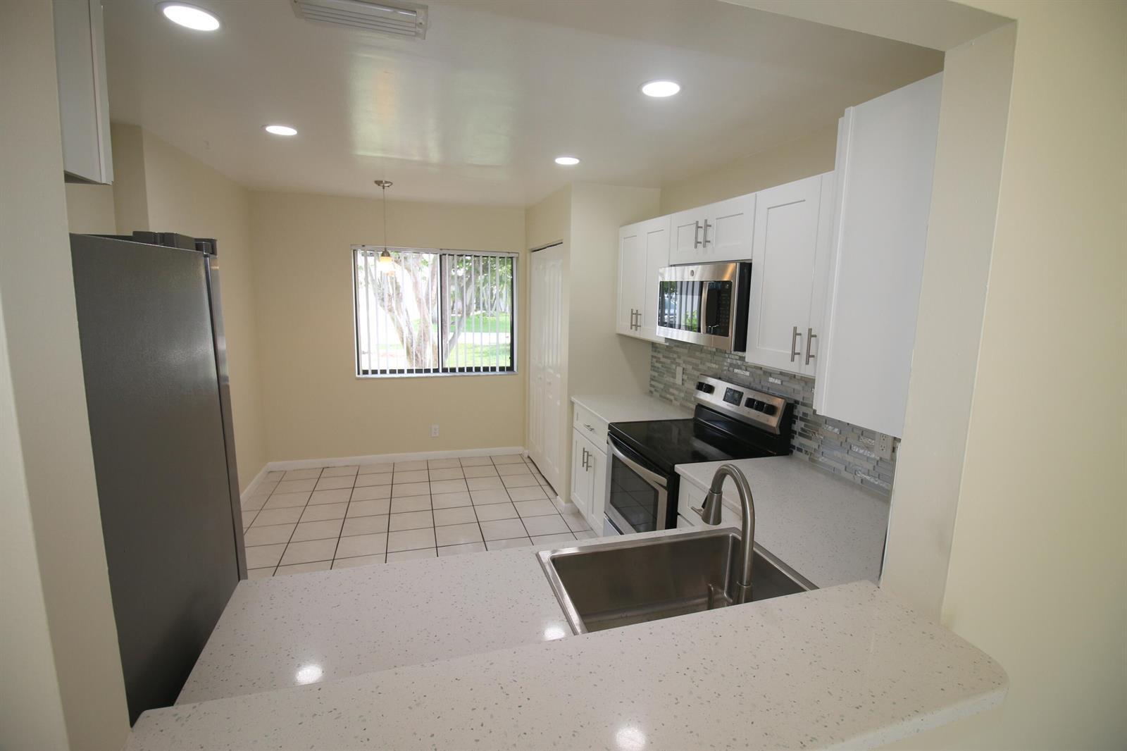 Building Photo - 6076 Strawberry Lakes Cir