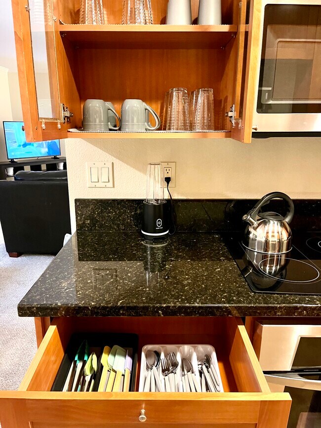 Building Photo - 8604 Via Mallorca