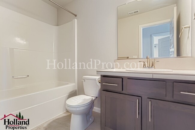 Building Photo - ** Stunning 5-Bedroom, with Pergola! Move in special $300 off first month rent*** NEW PRICE at $2...