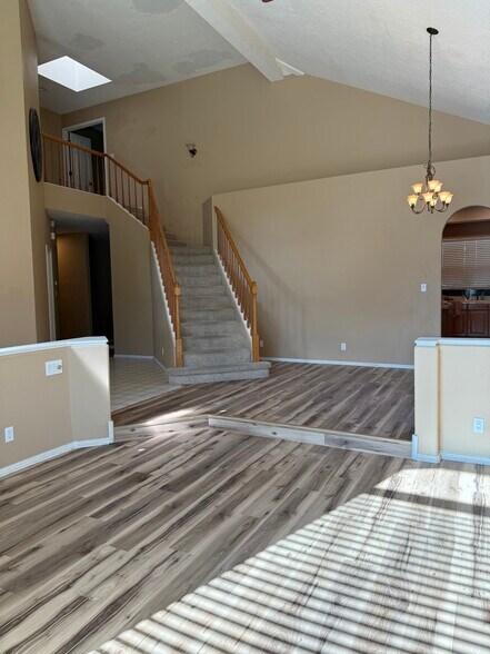 Building Photo - 6301 Puma Pl NE