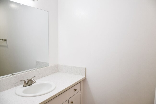 Building Photo - Tularosa (344) West