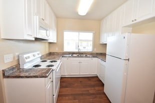 Building Photo - Oakdale Apartments