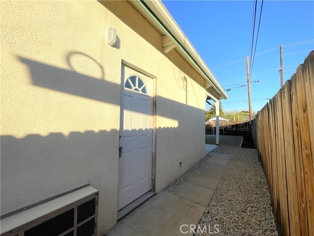 Building Photo - 1334 E Brockton Ave