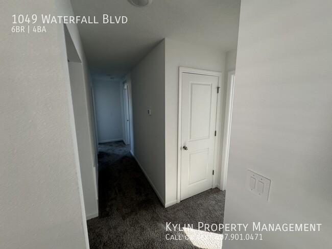 Building Photo - 1049 Waterfall Blvd