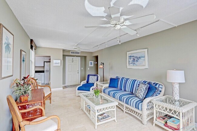 Building Photo - 1820 New Palm Way