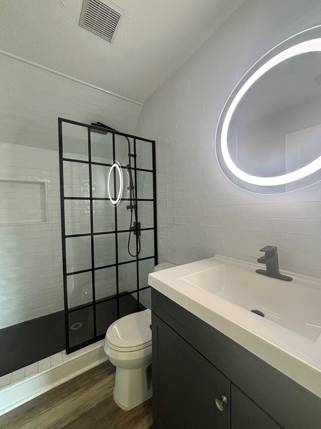 Building Photo - 802 Marvin Ave