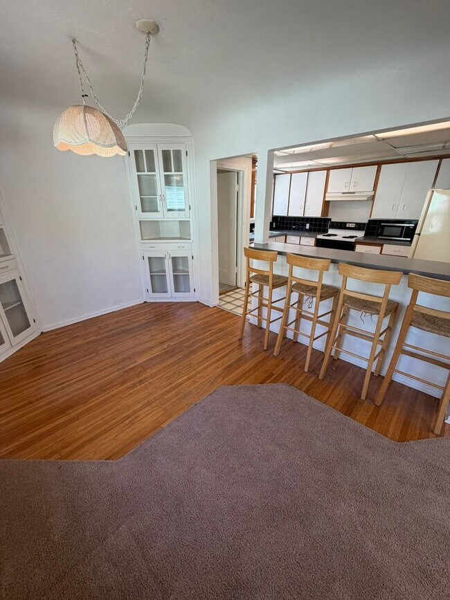 Building Photo - 2 Bedroom with a garage with Large fenced yard!