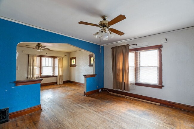 Building Photo - 5451 Genevieve Ave