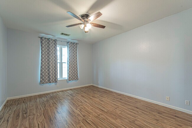 Building Photo - 2208 Portwood Bend Cove