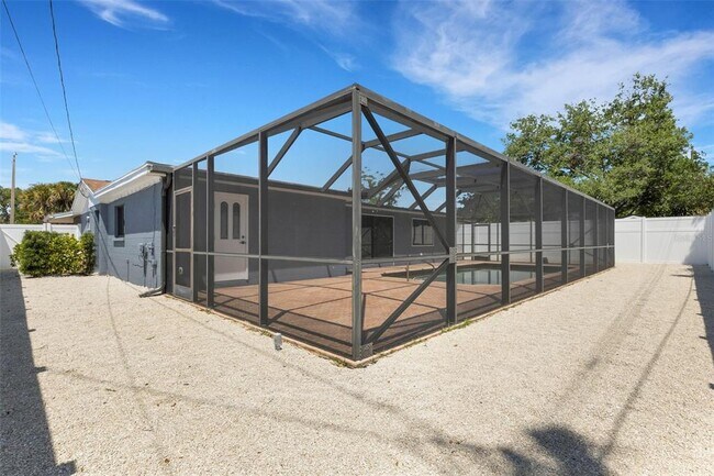 Building Photo - 4645 Hunter Ridge Dr