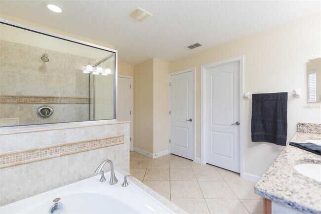 Building Photo - 20101 Oakflower Ave